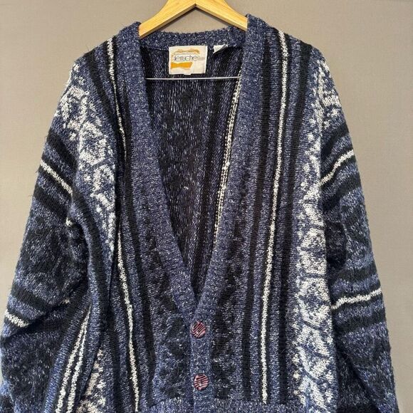 Femuche Men’s 100% Acrylic Cardigan Sweater Size Large Striped Graphic - Picture 2 of 10